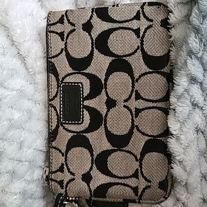 Coach Leather ware monogram wristlet tan/gray black